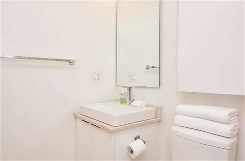 Foto 31 - Lavish Suites - Luxury One Bedroom Condo