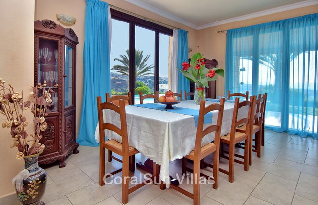 Amazing Luxury Villa, Enormous Heated Pool Jacuzzi, Gym, Games Room In Paphos, - Foto 67