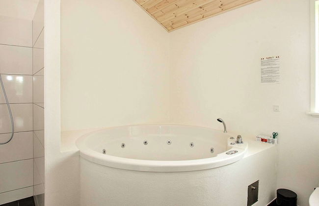 Luxurious Holiday Home in Løkken with Hot Tub & Sauna - Foto 18