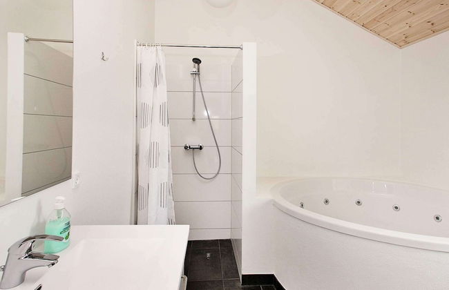 Luxurious Holiday Home in Løkken with Hot Tub & Sauna - Foto 6