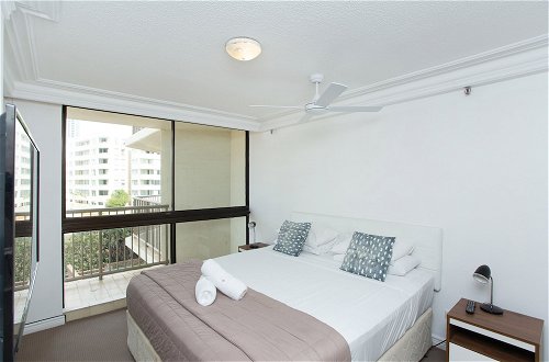 Photo 2 - Imperial Surf Private Apartments