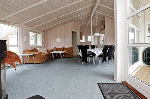 Photo 12 - 8 Person Holiday Home in Gilleleje