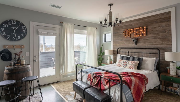 Photo 1 - Rustic Luxe Studio Apartment with Rooftop Deck