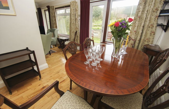 Dean Court Bungalow Parking by Brighton Holiday Lets - Foto 7