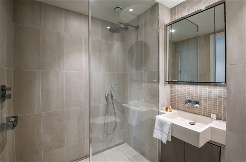 Photo 20 - Fabulous One Bedroom Apartment in Exclusive Canary Wharf