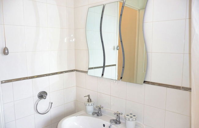 2 Bed House - Sleeps 4 - Parking - Pets - Garden - Foto 9