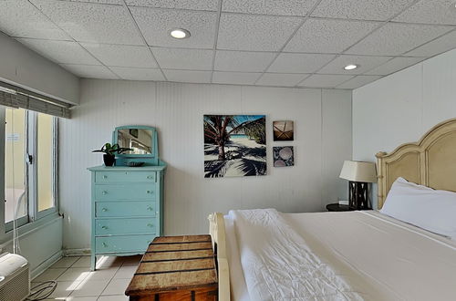 Photo 11 - Continental Condominiums by Southern Vacation Rentals