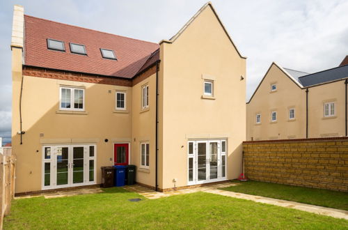 Photo 39 - 6 Bedroom New Build Detached House in Bicester