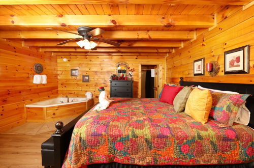 Photo 2 - Around the Mountain - One Bedroom Cabin