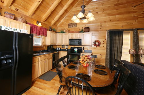 Photo 8 - Wild Adventures - One Bedroom Cabin