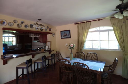 Photo 16 - Great Privacy 3 Bedroom Villa Near the Beach