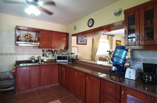 Photo 18 - Great Privacy 3 Bedroom Villa Near the Beach