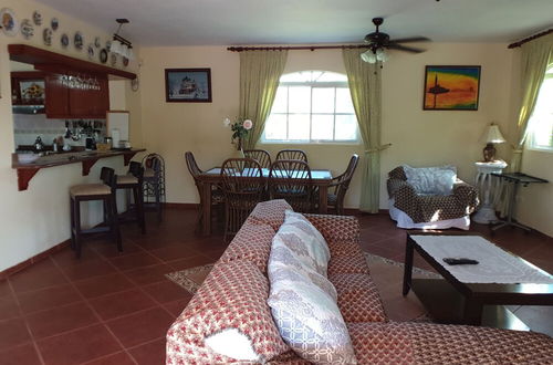 Photo 12 - Great Privacy 3 Bedroom Villa Near the Beach