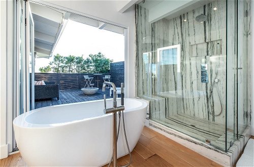 Foto 38 - Beautifully Designed Palos Verdes Villa w/ Private Beach and Stunning Views