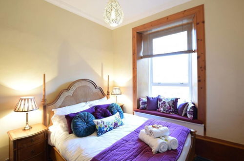 Photo 2 - JOIVY Gorgeous Two Bedroom Apartment With Castle Views