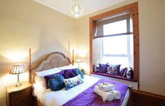 Photo 2 - Gorgeous Two Bedroom Apartment With Castle Views