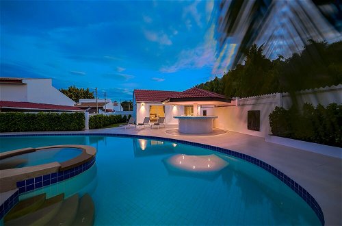 Foto 42 - Amazing 6 Bedroom Pool Villa ED60