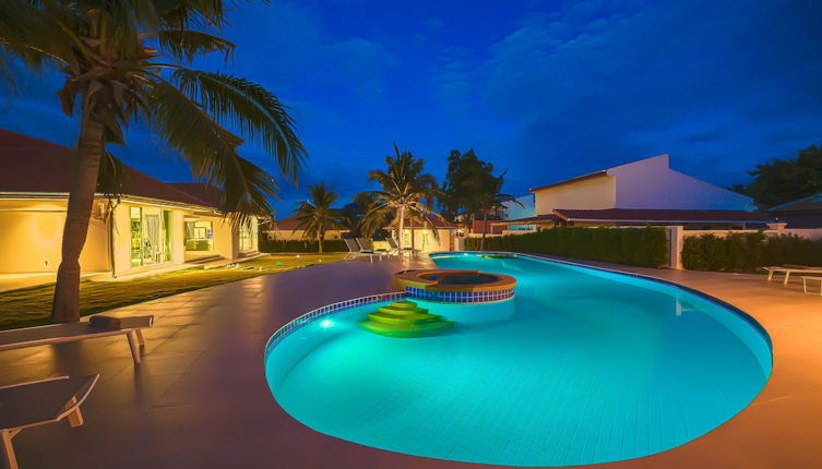 Foto 1 - Amazing 6 Bedroom Pool Villa ED60