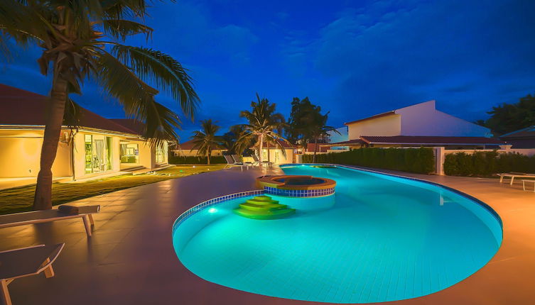 Photo 1 - Amazing 6 Bedroom Pool Villa ED60