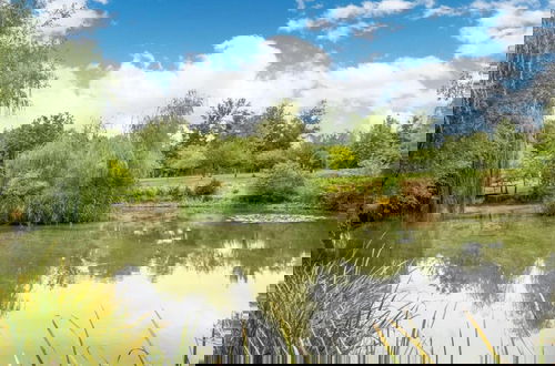Photo 28 - Idyllic Lakeside Cottage