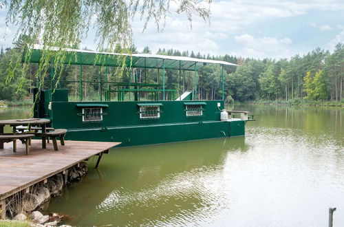 Foto 17 - Comfy Houseboat in Florennes Next to the Forest