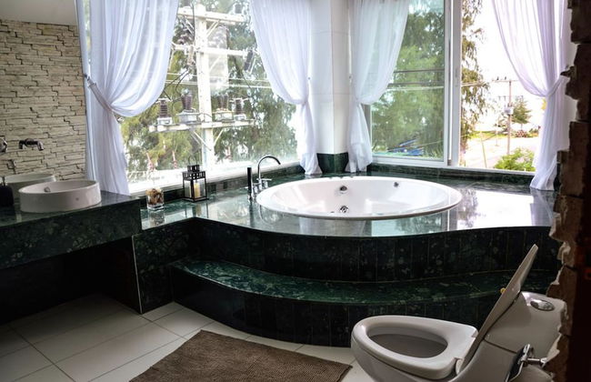 The Beach Palace 2BR Luxury Beachfront - Foto 23