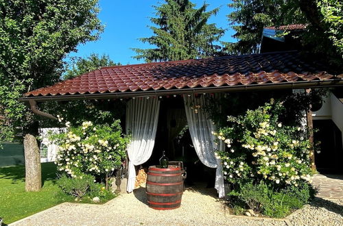 Photo 43 - Beautiful Chalet With View to the Lake