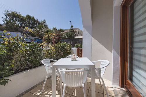 Photo 15 - Modern 2-bed House in the City Centre Fira