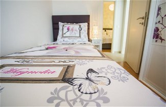 Foto 3 - Lovely 4 Star 3-bed Apartment in Podstrana