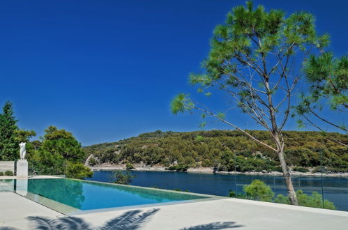 Photo 29 - Beachfront Villa Seven Sins with Pool