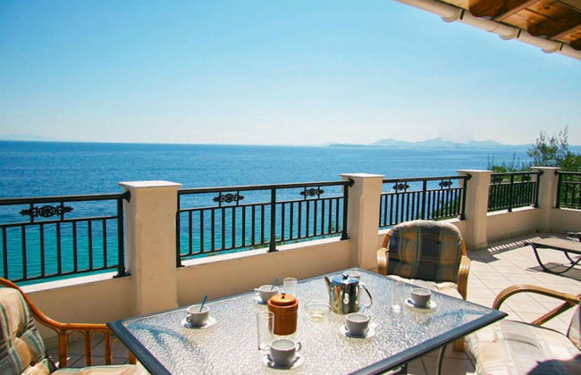 Villa Kerkyroula Large Private Pool Walk to Beach Sea Views A C Wifi Car Not Required - 1972 - Foto 3