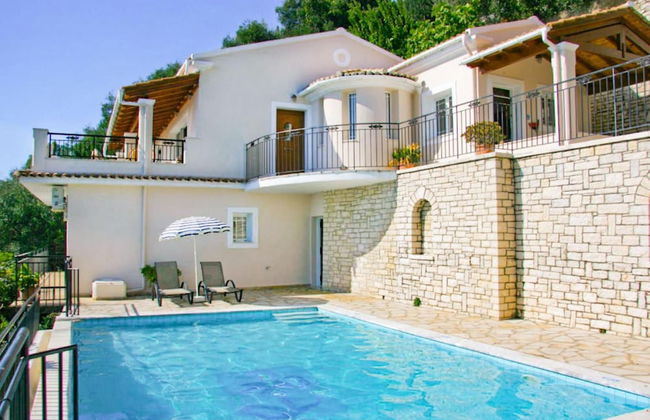 Villa Kerkyroula Large Private Pool Walk to Beach Sea Views A C Wifi Car Not Required - 1972 - Foto 14