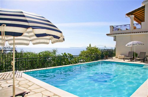 Foto 2 - Villa Kerkyroula Large Private Pool Walk to Beach Sea Views A C Wifi Car Not Required - 1972