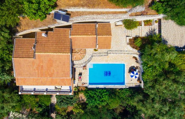 Villa Kerkyroula Large Private Pool Walk to Beach Sea Views A C Wifi Car Not Required - 1972 - Foto 24