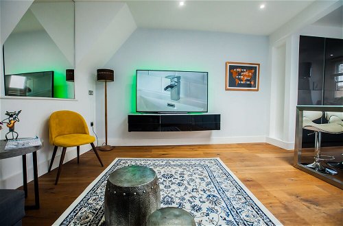 Foto 1 - Modern Central Richmond Luxury Residence