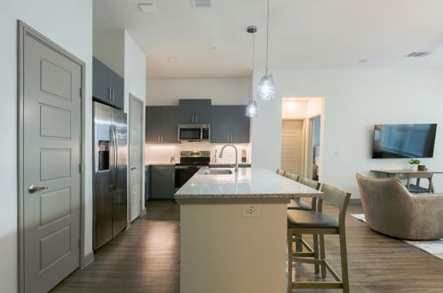 Photo 2 - Landing Modern Apartment With Amazing Amenities Id6390