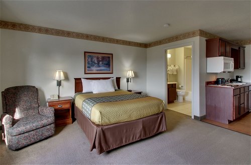 Photo 7 - All Towne Suites