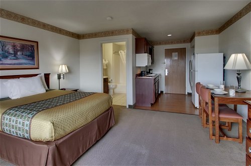 Photo 10 - All Towne Suites