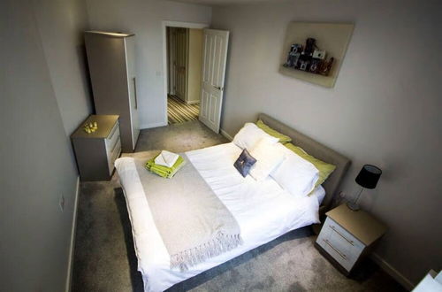 Photo 5 - Stayzo Self Catering Accommodation 3 -bradford UK