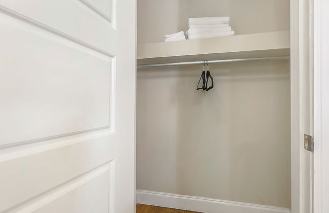 Spacious 5BD Penthouse in NOLA - Photo 4