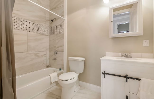 Spacious 5BD Penthouse in NOLA - Photo 22