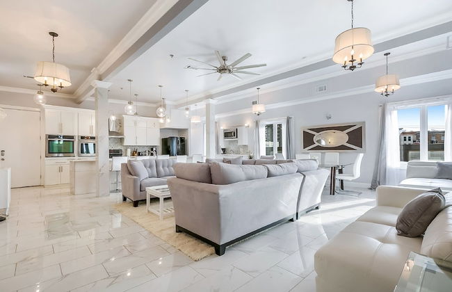 Spacious 5BD Penthouse in NOLA - Photo 1