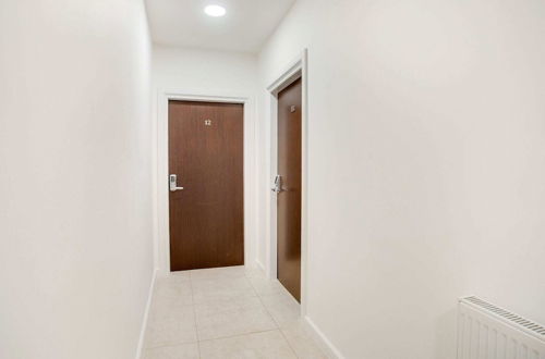 Photo 2 - Elegant Apartment in Milton Keynes near Snozone