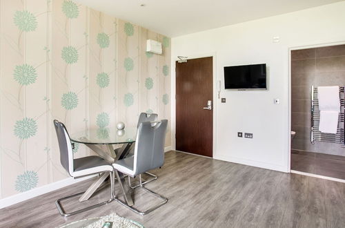 Photo 31 - Elegant Apartment in Milton Keynes near Snozone