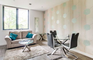 Photo 1 - Elegant Apartment in Milton Keynes near Snozone