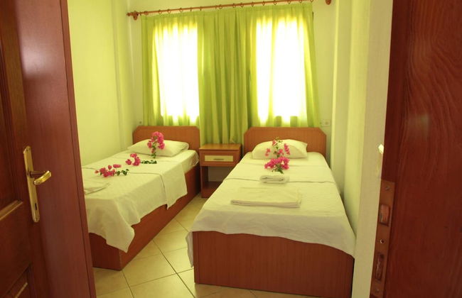Minta Apart - Photo 12