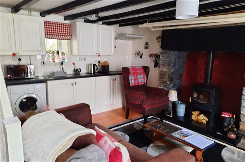 Photo 10 - Beautiful Cosy Cottage Located in North Wales, UK
