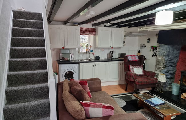 2 Bed House - Sleeps 3 - Garden - Parking - Wifi - Foto 9