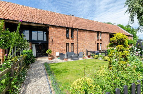 Photo 1 - Chestnut Barn Runham 1880's Barn Conversion