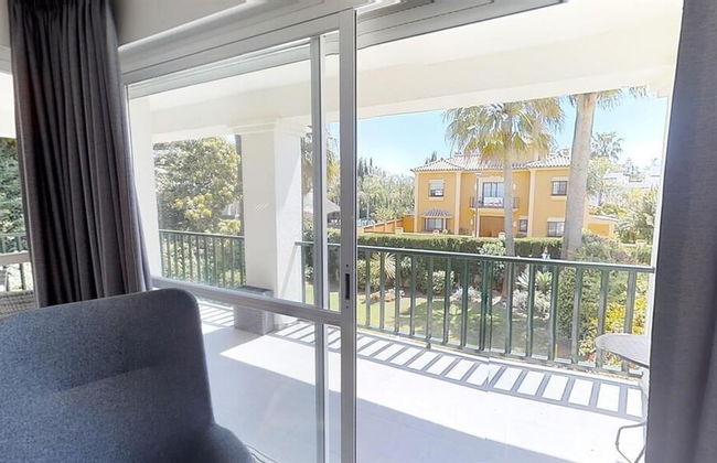 Modern Apartment Near Puerto Banus - Photo 15